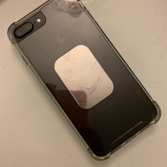 iPhone 7 Plus 32gb for selling - Picture 4 of 10